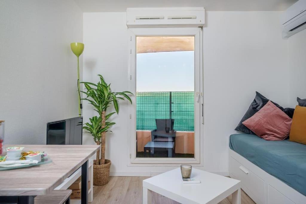 מרסיי Appartement Climatise Avec Terrasse Tout Equipe A 5Min De La Gare St Charles מראה חיצוני תמונה